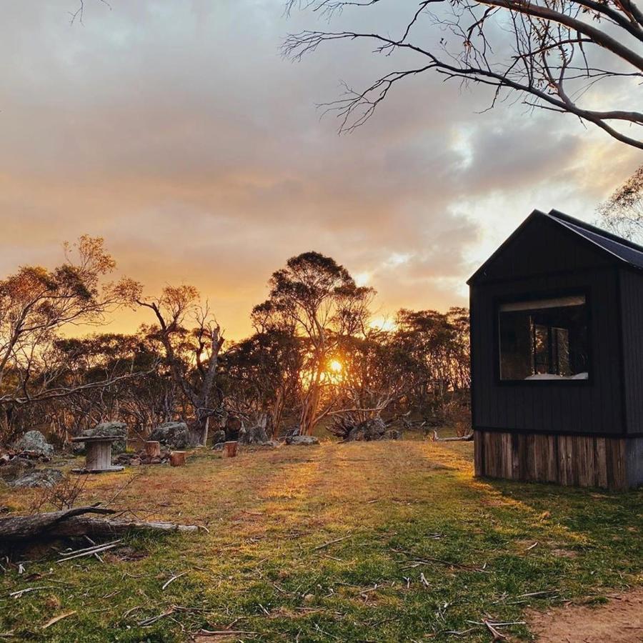 Big Yard Escapes - Two Off-Grid Tiny Houses On The Mowamba River Джиндабайн Екстериор снимка