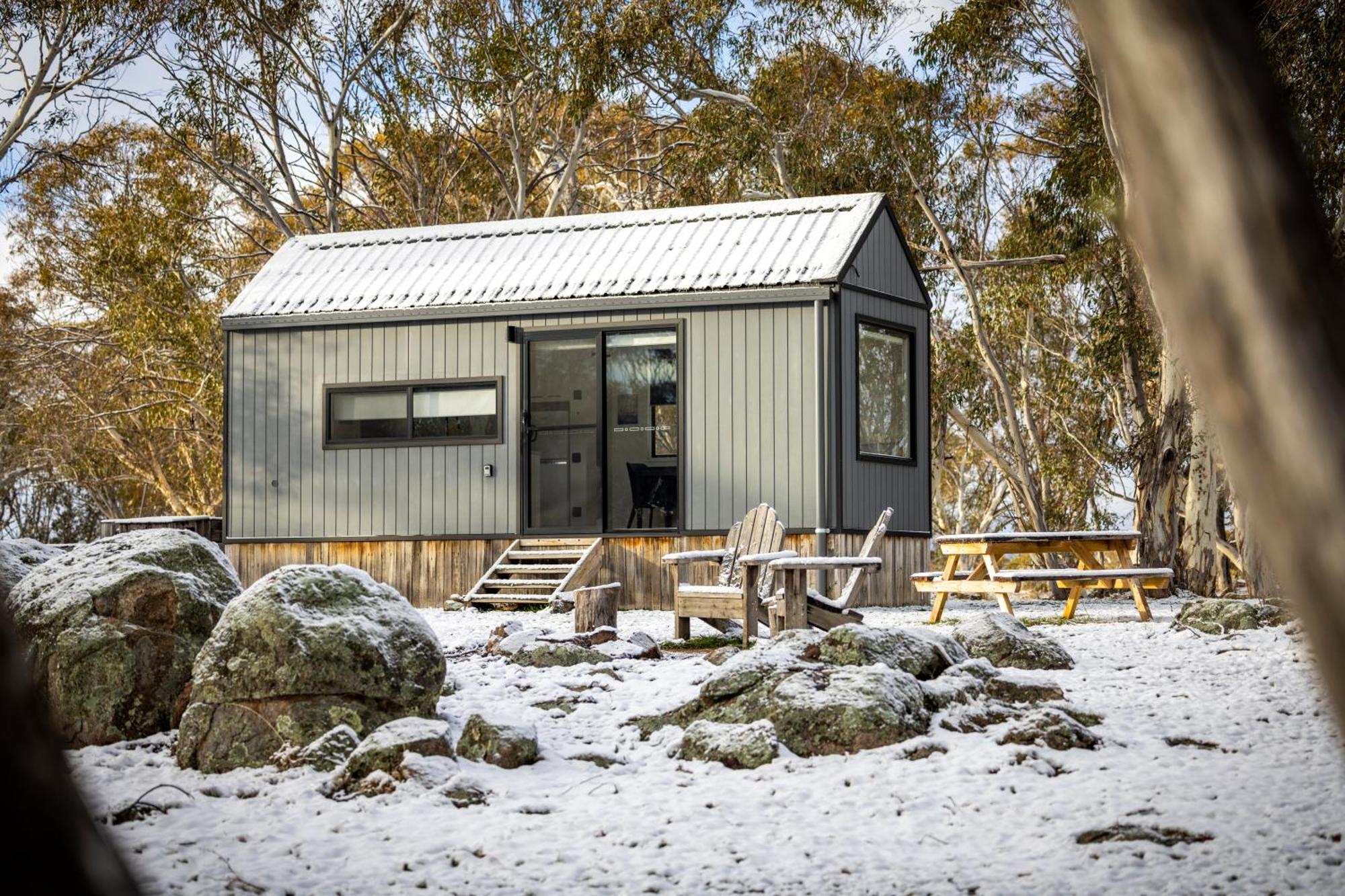 Big Yard Escapes - Two Off-Grid Tiny Houses On The Mowamba River Джиндабайн Екстериор снимка